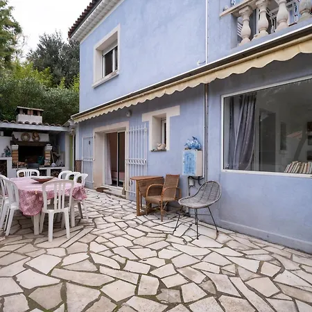 100 M De La Plage, Rez-de-jardin