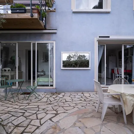 100 M De La Plage, Rez-de-jardin *