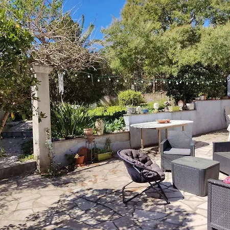 100 M De La Plage, Rez-de-jardin شقة *
